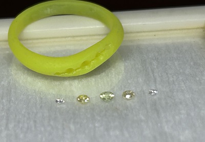 3Dプリントされたれたリングと宝石の配置