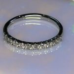 完成した10周年アニバーサリーリングの正面寄り写真