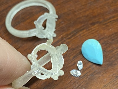 3Dプリント原型にトルコ石を合わせたリングの確認写真