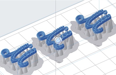 Mペンダント原型を3Dプリント用に配置したデータ画面