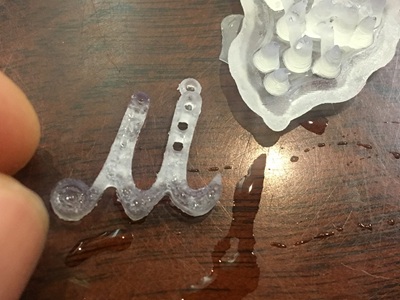 取り外したMペンダント原型の正面写真