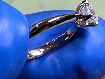 石留め作業斜めから。