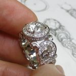 完成した唐草模様のダイヤモンドリング