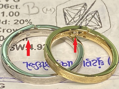 完成した指輪の内側に、シークレットストーンとしてペアダイヤモンドが美しく留められている拡大写真