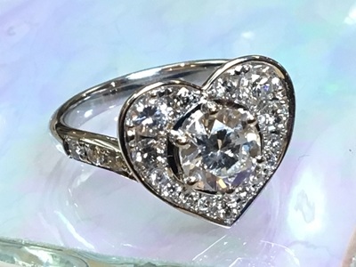完成したプラチナ・ダイヤモンドリング、ハートパヴェ