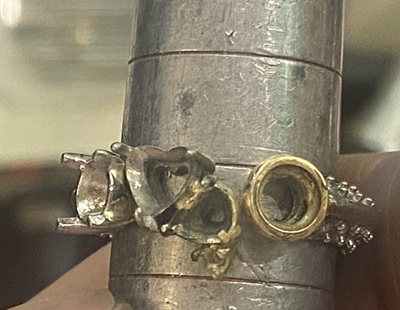 メインとなる4つのメインの宝石の石座