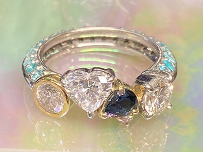 完成した豪華な「しあわせ（4つ合わせ）」リング